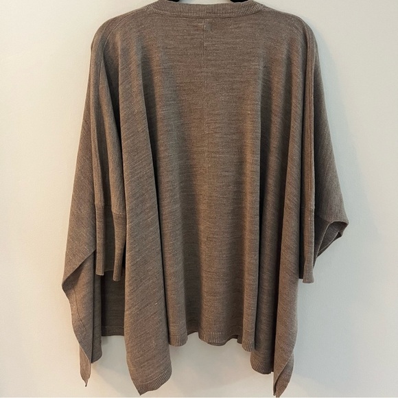 A New Day Tan Oversized V-Neck Sweater Poncho One Size - Picture 6 of 7
